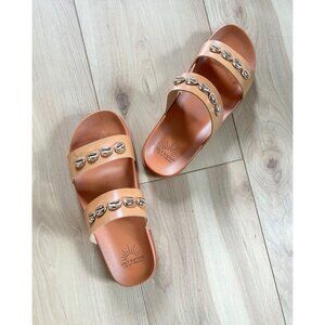 Salt Sisters The Sun Seekers Oceanside Golden Seashell Slide Sandals Size 9/10